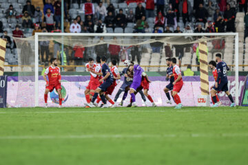 پرسپولیس - نساجی؛ مصاف مدعی قهرمانی و قعرنشین جدول