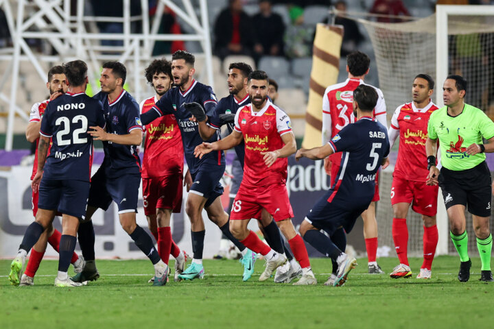 لیگ برتر فوتبال- پرسپولیس و نساجی