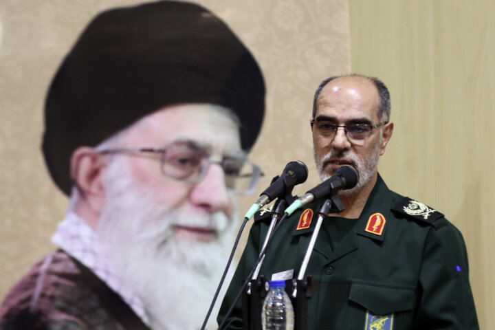 امام جمعه موقت تبریز: شهید رئیسی هیچ تفاوتی بین مردم و مقامات قائل نبود