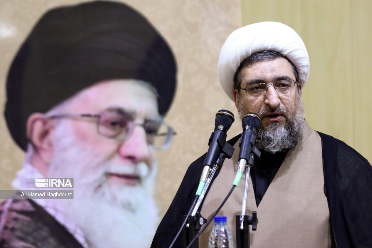 امام جمعه موقت تبریز: شهید رئیسی هیچ تفاوتی بین مردم و مقامات قائل نبود امام جمعه موقت تبریز: شهید رئیسی هیچ تفاوتی بین مردم و مقامات قائل نبود