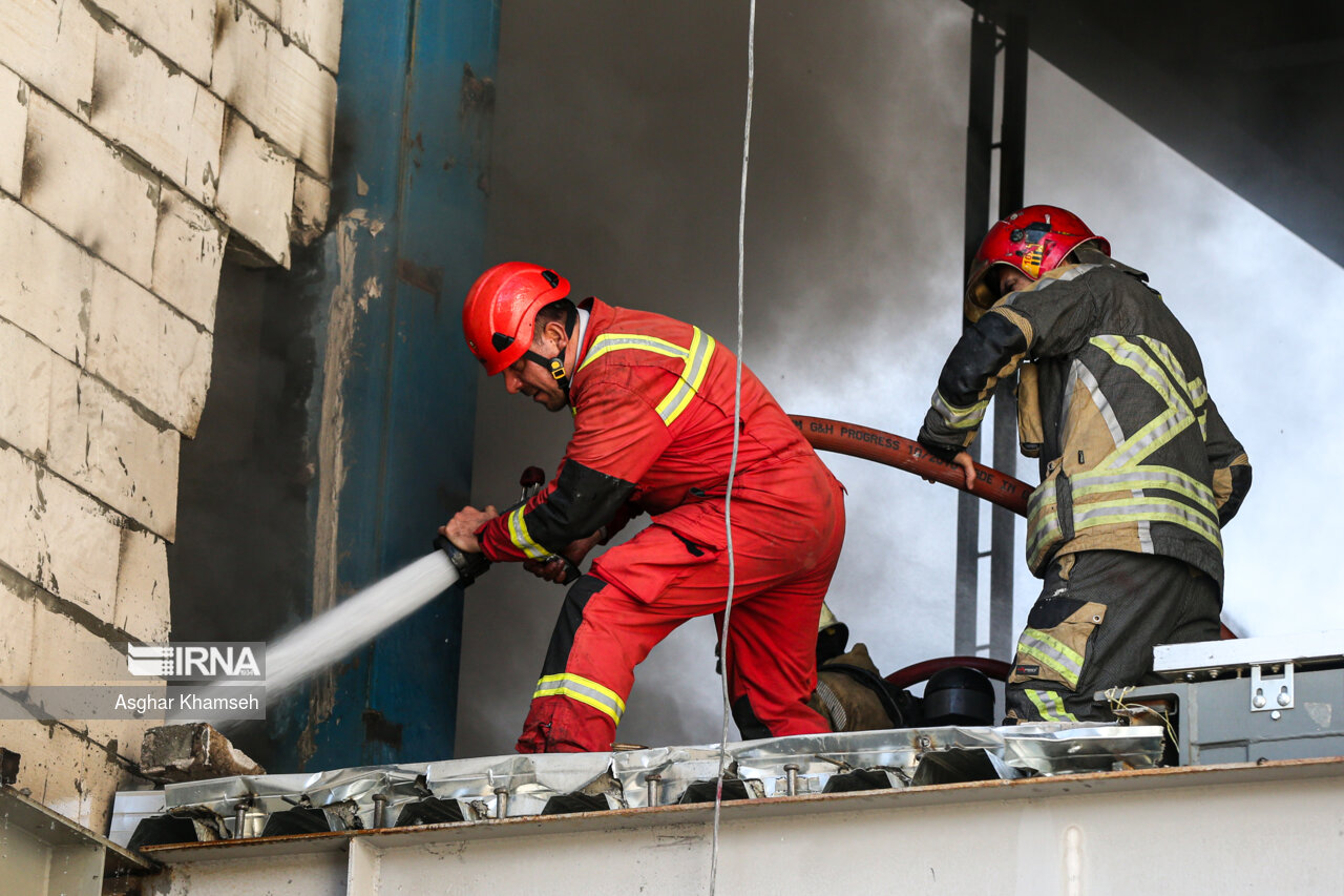 آتش سوزی در برج «مونا» کیش بدون تلفات جانی مهار شد