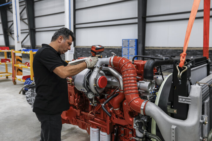 صنعت البرز در مسیر تحقق شعار سال / احیای ۱۲۰ کارخانه راکد