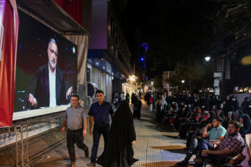 تماشای دومین مناظره چهاردهمین انتخابات ریاست جمهوری- مشهد
