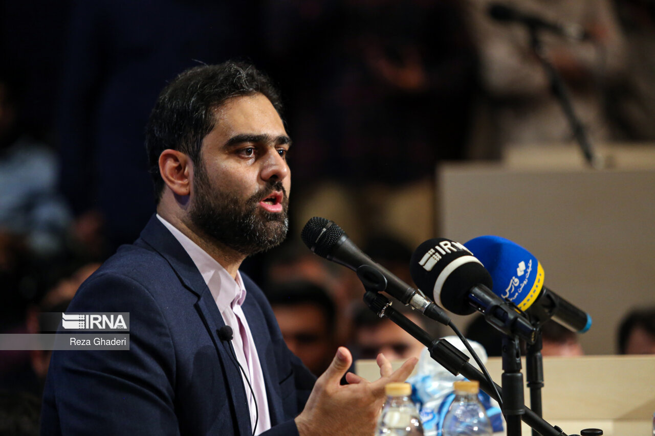 نماینده مردم تهران: جلیلی کشور را با آزمون و خطا اداره نخواهد کرد