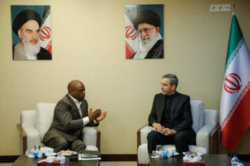 Iran acting FM meets foreign guests at ACD