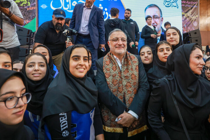 نشست انتخاباتی «علیرضا زاکانی» با ورزشکاران