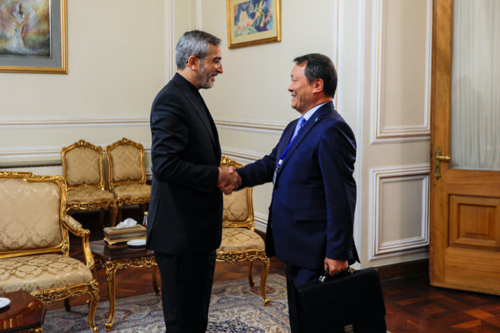 دیدار معاون وزیر خارجه قزاقستان با سرپرست وزارت امور خارجه