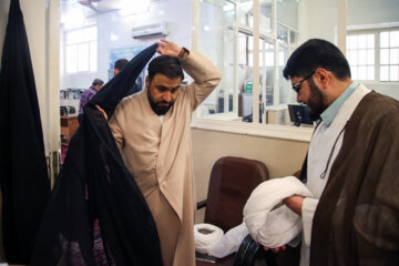 عمامه‌گذاری طلاب در روز عید غدیر