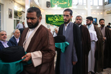 عمامه‌گذاری طلاب در روز عید غدیر