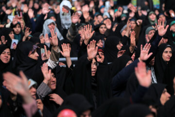 دیدار جمعی از مردم بار هبر انقلاب در سالروز عید غدیر