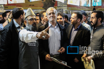 مسعود پزشکیان، نامزد انتخابات چهاردهمین دوره ریاست جمهوری- روز سوم بیست و دومین نمایشگاه مطبوعات و خبرگزاری ها