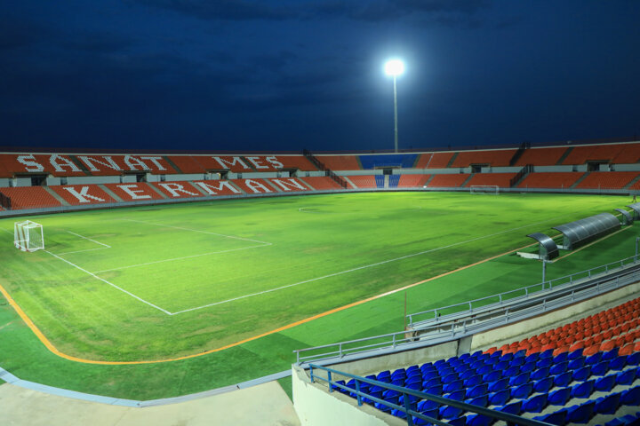 پیروزی کرمانیها برابر شهرراز/ هدیه سه امتیازی مس در ورزشگاه تازه تاسیس