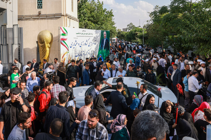 گردهمایی حامیان «محمد باقر قالیباف» در ورزشگاه شیرودی