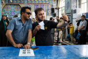 هنرمندان خوزستانی قاب تجلی حماسه انتخابات را به تصویر کشیدند