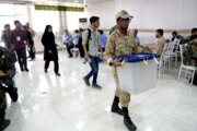 استفاده از ظرفیت صندوق‌های سیار در برخی شعب اخذ رای خوزستان/ ازدحام‌جمعیت در بسیاری از شعب