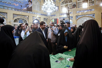 انتخابات چهاردهمین دوره ریاست جمهوری- بازدید سرپرست ریاست جمهوری از مسجد لرزاده