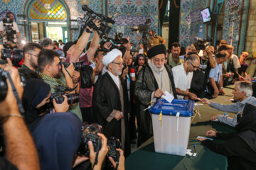 انتخابات چهاردهمین دوره ریاست جمهوری- حسینیه ارشاد