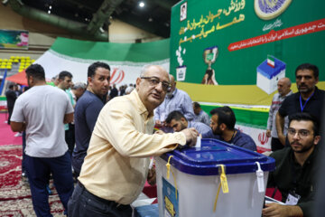 حضور هادی رضایی در انتخابات چهاردهمین دوره ریاست جمهوری- ورزشگاه شیرودی