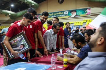 Comunidad deportiva de Irán participa en las elecciones presidenciales 