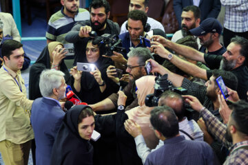 حضور «محمدباقر نوبخت »در جمع خبرنگاران پس از شرکت در انتخابات چهاردهمین دوره ریاست‌جمهوری در حسینیه جماران