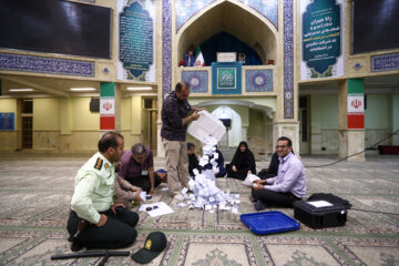 Conteo de votos de las 14.ª elecciones presidenciales en Irán