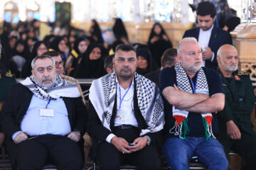 Le congrès international des martyrs de la Résistance et des défenseurs des sanctuaires à Machhad