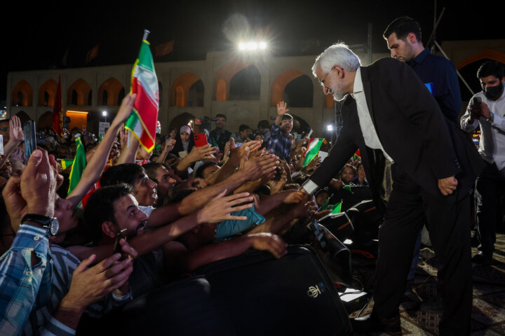 جلیلی: دستمزد کارگران و کارمندان باید متناسب با تورم باشد