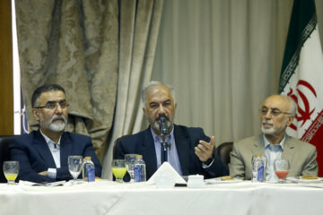 «علی اکبر صالحی» و «محمدمهدی عسگرپور» و «حجت الله ایوبی» در دیدار اهالی فرهنگ و هنر با «مسعود پزشکیان»