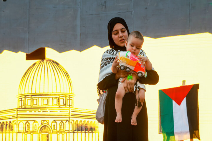 استقبال از خانواده شهدای غزه