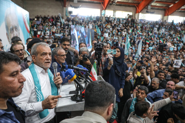 تبریک ستاد انتخاباتی دکتر مسعود پزشکیان در کرمانشاه به مردم/ جشن پیروزی نداریم