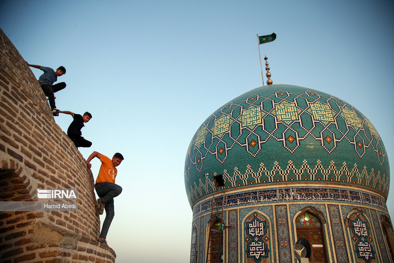 برپایی خیمه عزاداری محرم در امامزاده موسی مبرقع(ع) - قم