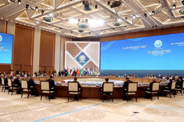 Le 24e sommet de l'Organisation de coopération de Shanghai s'est tenu mercredi matin 4 juillet en présence du président par intérim de la République islamique d'Iran Mohammad Mokhbar et des chefs d'État membres de cette organisation à Astana, la capitale du Kazakhstan. Photo: Ahmad Moïni Jam