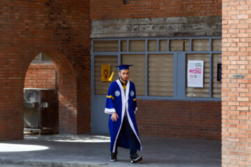 Ceremonia de Graduación de Estudiantes de la Universidad Sharif