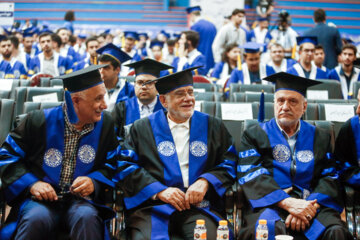 Ceremonia de Graduación de Estudiantes de la Universidad Sharif