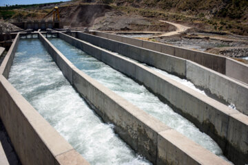 Un grand projet de stockage et de transfert d'eau dans le cadre des efforts déployés pour faire revivre le lac Ourmia