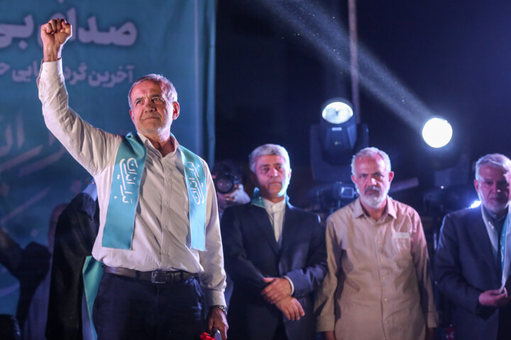 اجتماع هواداران «مسعود پزشکیان» در ورزشگاه حیدرنیا