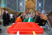 Abren los colegios electorales en Isfahán para balotaje presidencial