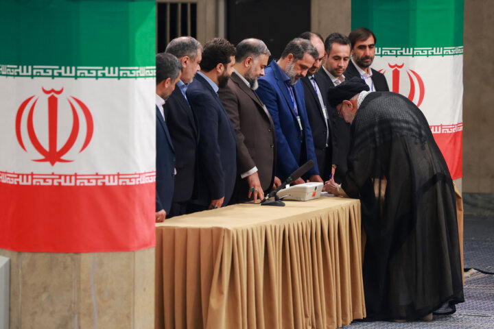 Лидер Ирана принял участие во втором туре 14-х президентских выборов