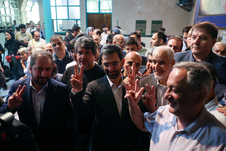 مرحله دوم انتخابات چهاردهمین دوره ریاست جمهوری- حسینیه جماران