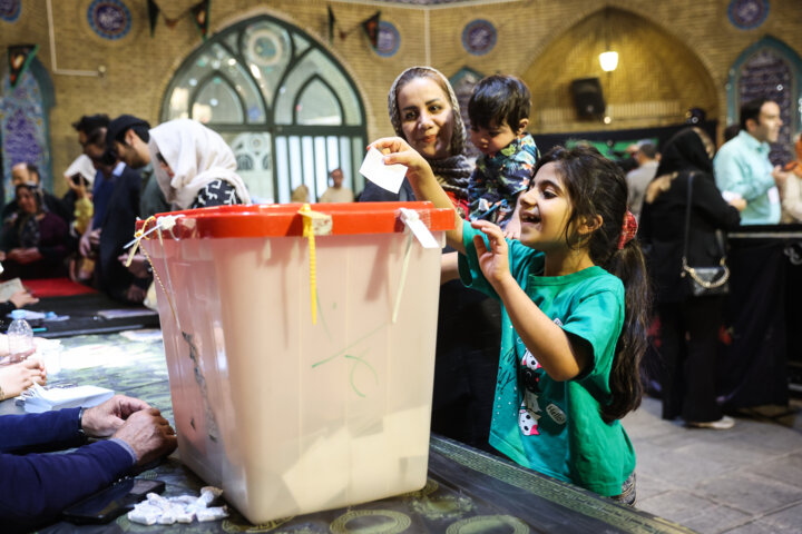 مرحله دوم انتخابات چهاردهمین دوره ریاست جمهوری- مسجد الرسول