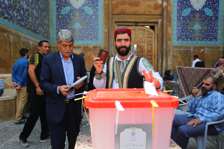 شعب صندوق‌های اخذ رای مازندران مسرور از حضور حماسی مردم
