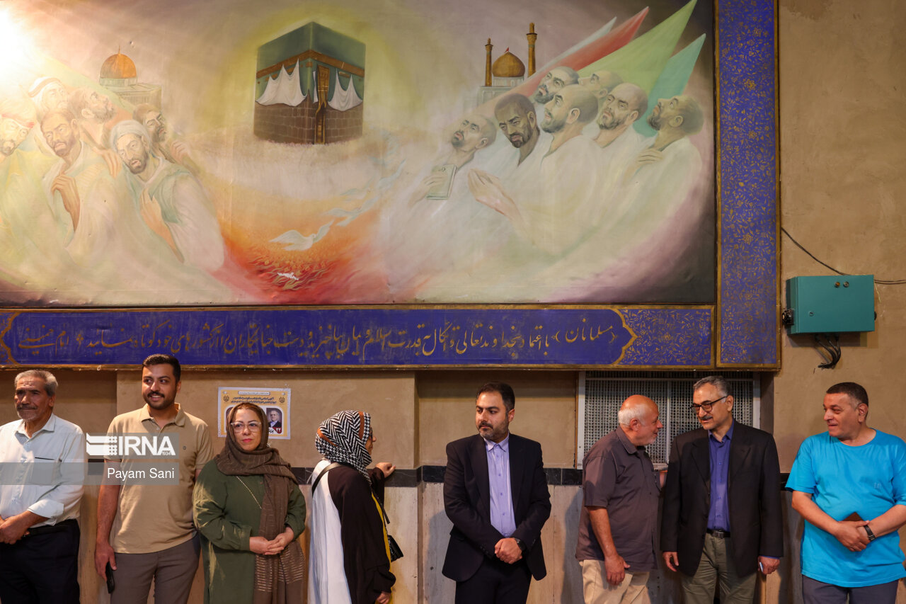 مرحله دوم انتخابات چهاردهمین دوره ریاست جمهوری- حسینیه جماران