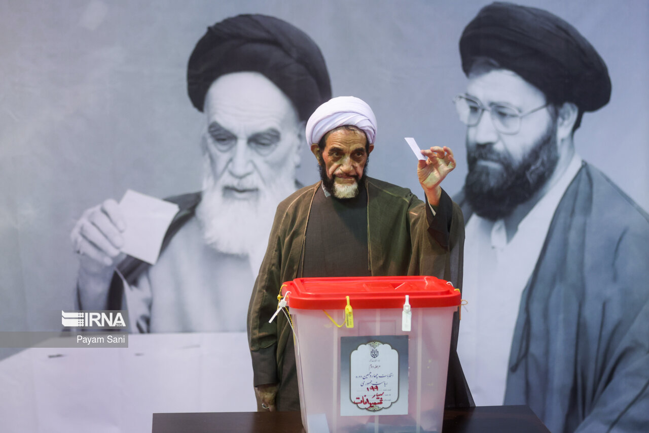 مرحله دوم انتخابات چهاردهمین دوره ریاست جمهوری- حسینیه جماران