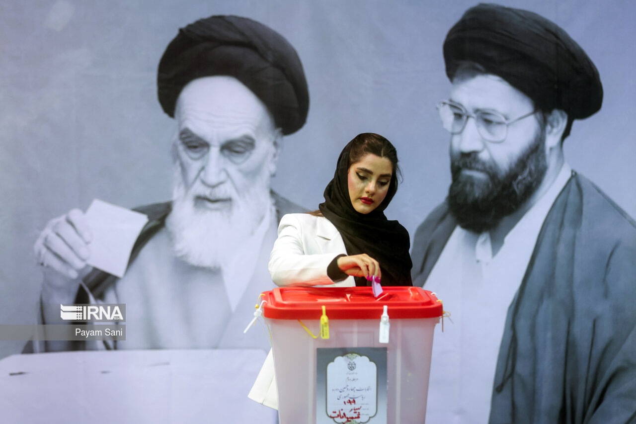 مرحله دوم انتخابات چهاردهمین دوره ریاست جمهوری- حسینیه جماران