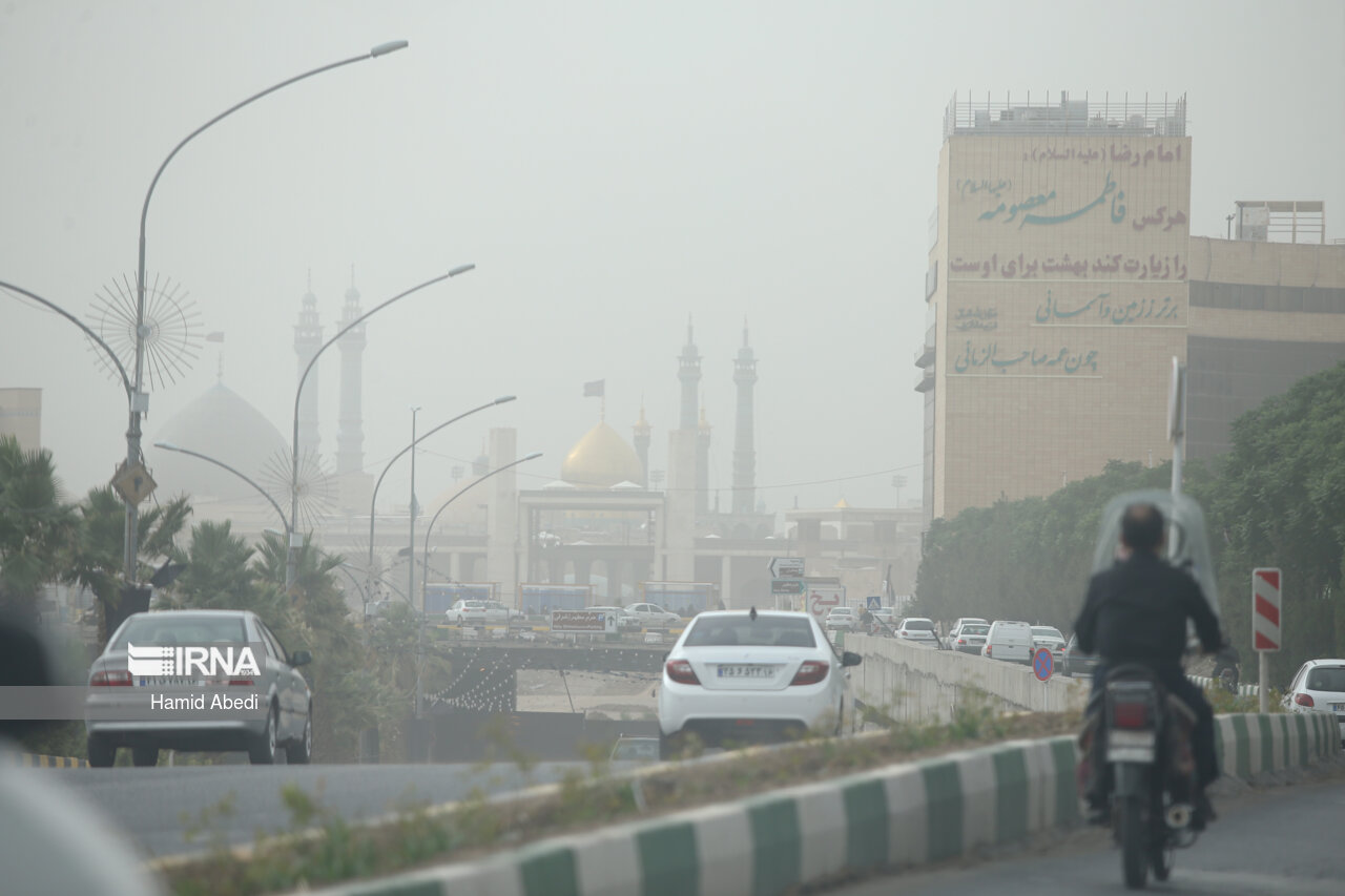 وزش باد با سرعت ۷۰ کیلومتر قم را درمی‌نوردد