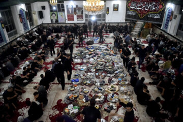 Iran-Muharram 2024 : la distribution de repas gratuits à l'occasion de Muharram