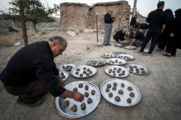 مراسم سنتی شمع گردانی روستای بهدان خراسان جنوبی