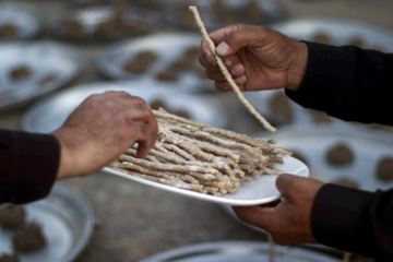 مراسم سنتی شمع گردانی روستای بهدان خراسان جنوبی