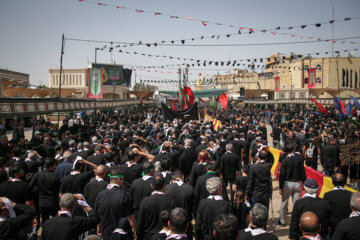 Musulmanes chiíes conmemoran el día de Ashura en Qom 