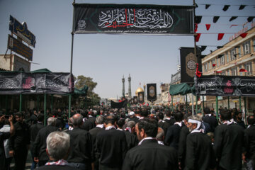 Musulmanes chiíes conmemoran el día de Ashura en Qom 